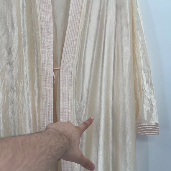 Vintage 80s Nylon Anthony Richards Long Lightweight Cream Robe with Pockets Larg - Picture 4 of 12